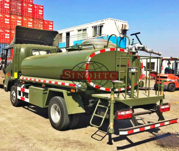 1000 - 1200 Gallons Army Water Truck , 4x2 / 4x4 Drive Type Water Sprinkler Truck