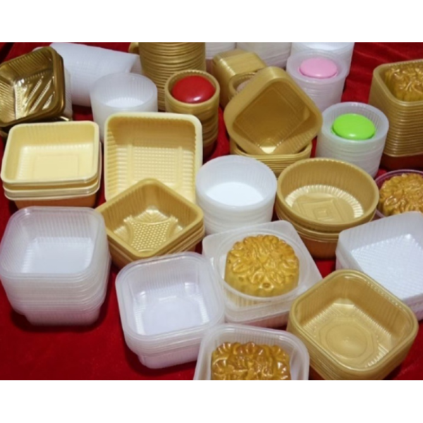 Single-use meat slice box, beef roll pork slice box, lamb roll box, thick fresh packaging box, black background plastic packaging box