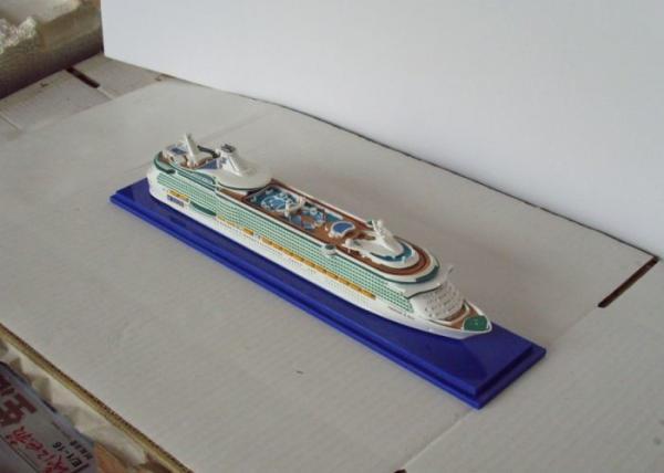 Scale 1:1200 Handmade Cruise Ship Business Model , Carnival Freedoom Cruise Ship Model