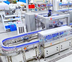 Hygienic 50,000 BPH Water Bottling Plant For PET Bottles 5L 10L 500ml