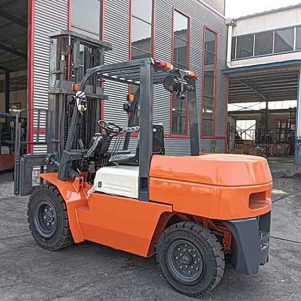 Chinese Gasoline Powered Forklift 5000kg CPCD50 Counter Balanced Lift Truck