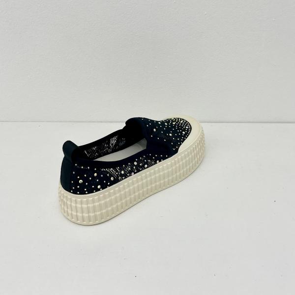 Women Black Breathable Espadrilles Sneakers With Pearls On And Low Top