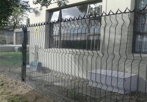 Military Site Anti Intrusion Pvc Coated 358 Mesh Fencing Top With Razor Barbed Wire