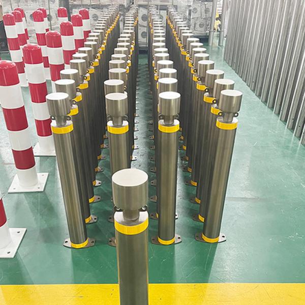 Decoración de la calle Bollardos fijos de acero inoxidable con ojos de anillo de cadena