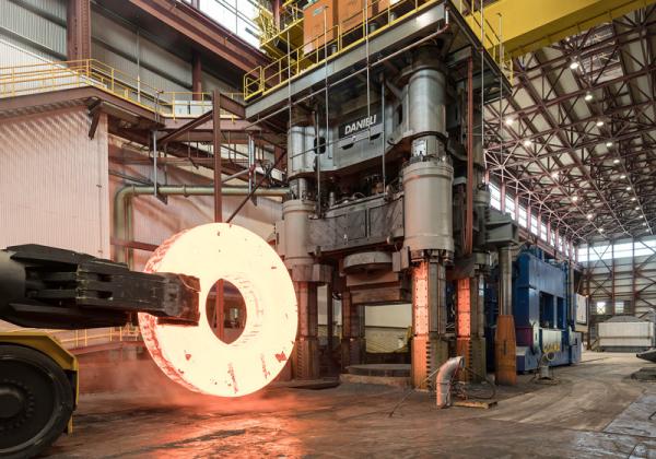 Hot Rolling Scm440 42crmo4 Steel Seamless Ring Used In Production Of Slewing Bearing