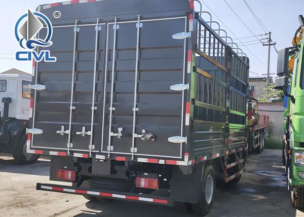 Sinotruk HOWO Light Duty Commercial Trucks 4*2 Light Cargo Truck