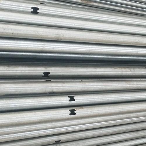 45mm galvanizou o sistema do alimentador do eixo helicoidal da tubulação de aço para a casa das aves domésticas