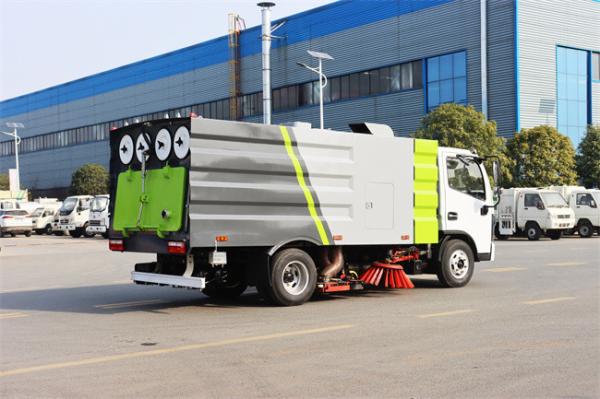 Mini Version 4X2  5CBM 8 CBM Diesel Vacuum Cleaner Sweeper With Suction Cup