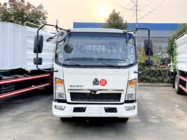 Sinotruk Howo Light Duty 4X2 Dump Truck 10 - 15 Tons For Sand Lime Gravel Transport
