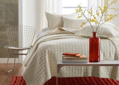 Square Embroidered Solid Dune Quilt Set , 100% Cotton 3Pcs White Quilt Set