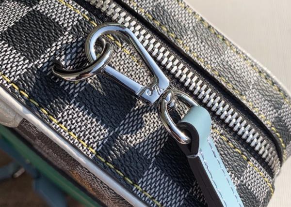 Single Strap Square Leather 20cm Womens Travel Handbag For Ladies