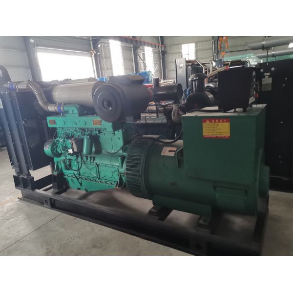 Hubei Cummins Diesel Generator Set with 10 KW To 2000 KW Poweroutput Digital Automatic Control Panel and 75 DB Noise Level