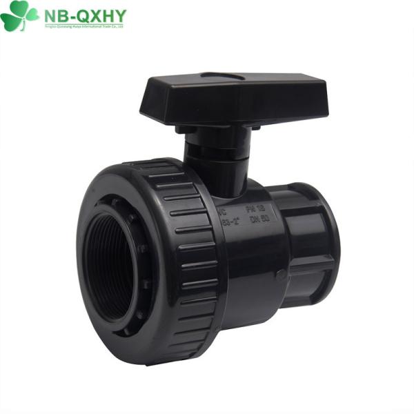 Válvulas de bola única de PVC de canal reto com bola de PVC de borracha EPDM