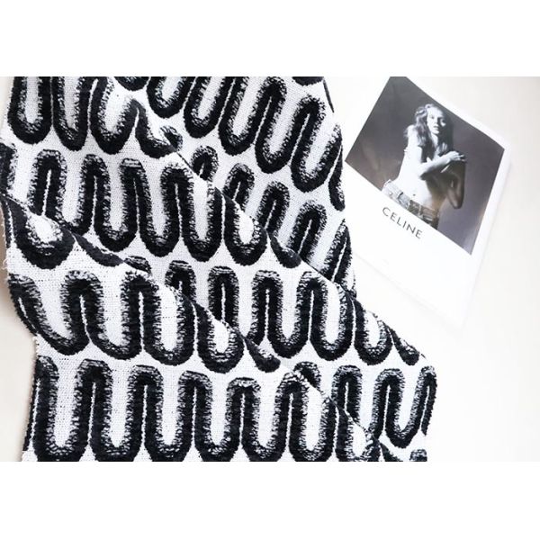 1020gsm Black And White U-pattern Jacquard Chenille For Sofa 