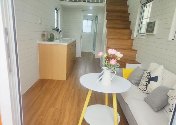 China Fábrica Personalização Casas Pequenas em Rodagens Vida Sustentável Flexível