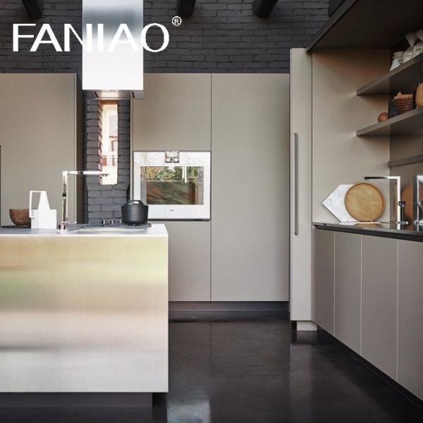 Кухонный шкаф Поставщик Модульный роскошный дизайн Современная мебель из нержавеющего дерева Кухонный шкаф