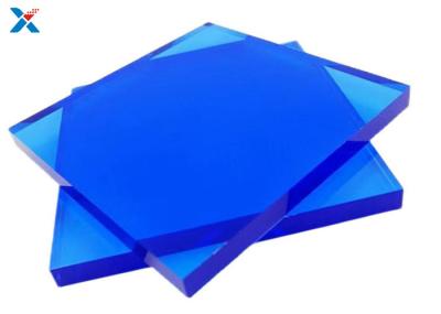 Os painéis do perspex cortaram para fazer sob medida o azul translúcido acrílico da folha 4x8 do plexiglás