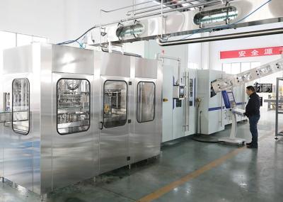 Máquina de engarrafamento industrial do CE, água Combiblock tampando de enchimento de sopro