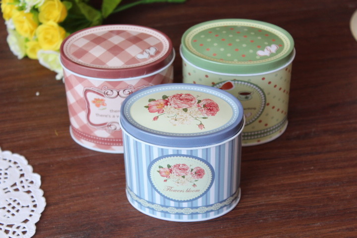 White Metal  Wine Tin Box With Embossing , Custom Tin Packaging Oval Tin Containers