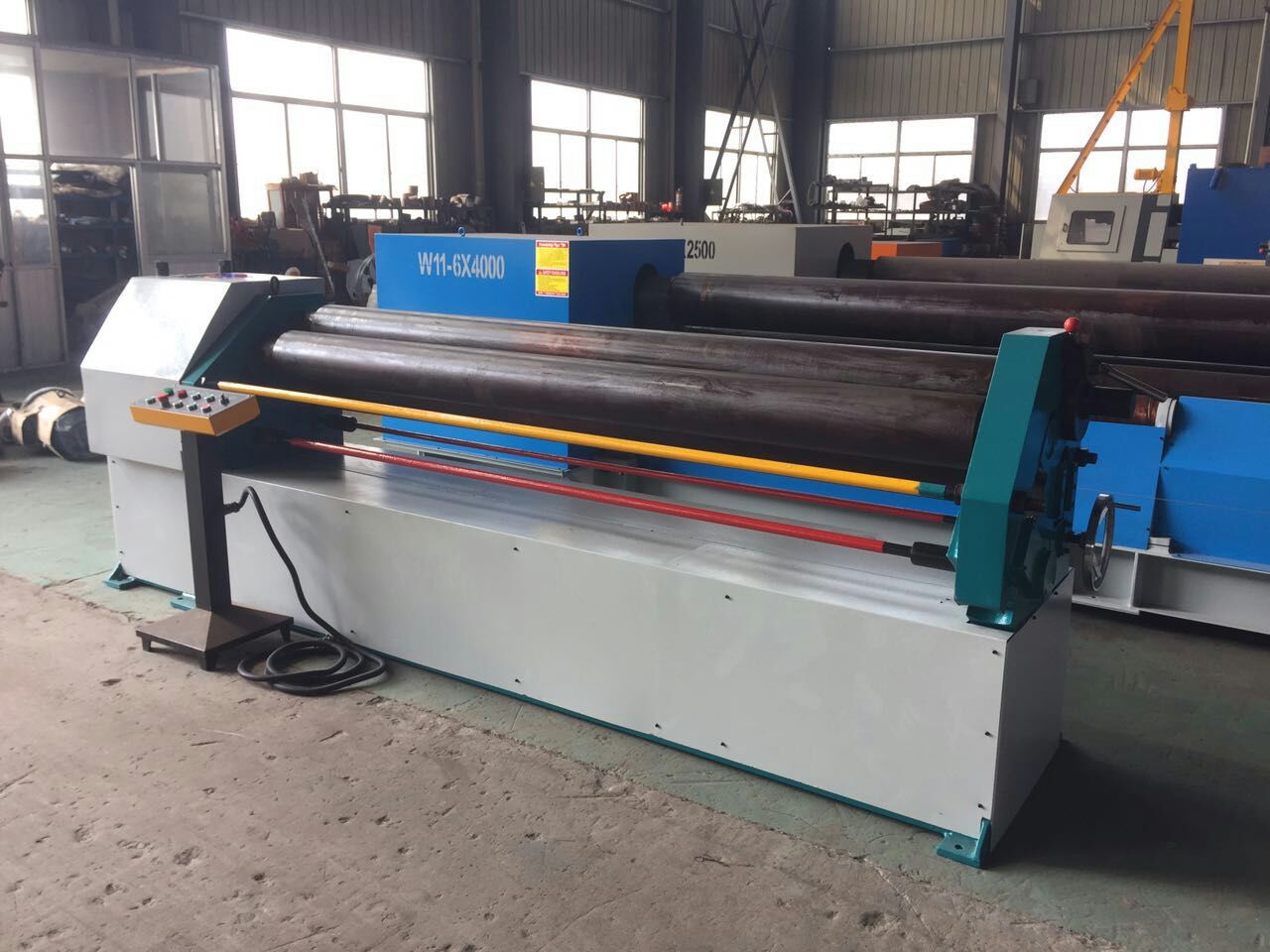 Гибочная машина плиты крена машины завальцовки 3 CNC листа механическая автоматическая