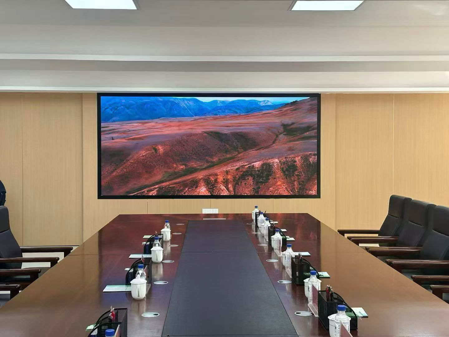 Conference Room COB LED Display P0.78 600×337.5 Seamless LED Video Wall Panels