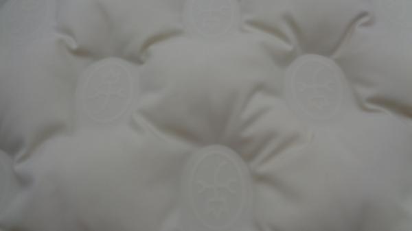 3D Seamless Stereo Embossed Polyester Winter Garment Down Fabric 150 Cm