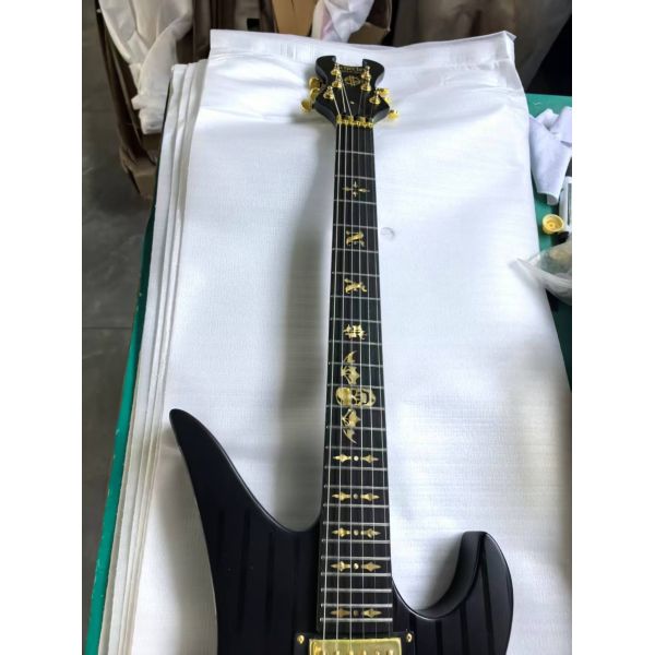 Custom Schecter Style Synyster Gates Signature 