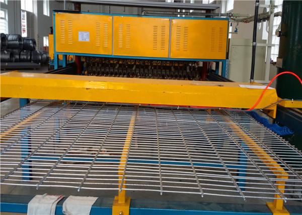 Pre - Cut Line Wire Feeding Fence Mesh Welding Machine PLC Controlled