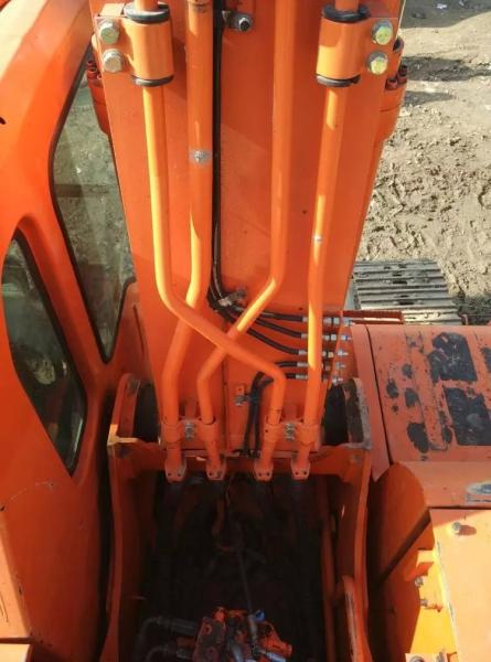 Doosan dh220 used crawler excavator for sale