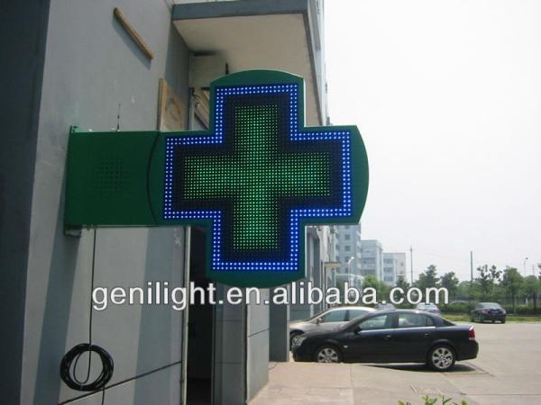 High Contrast Ratio 1200x1200 Green LED Cross Display for Pharmacy in Outdoor Design