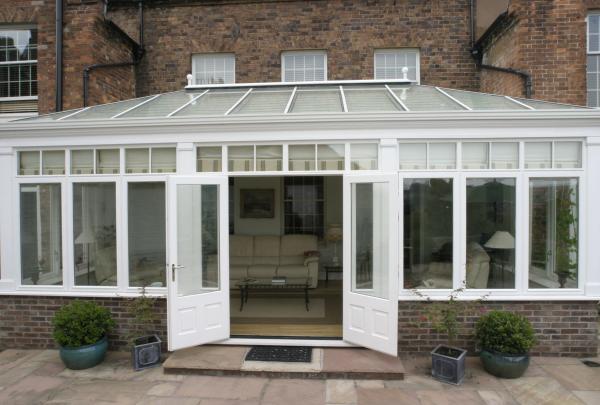 Waterproof Aluminum Frame Glass House Prefab Greenhouse with Customized Size Features