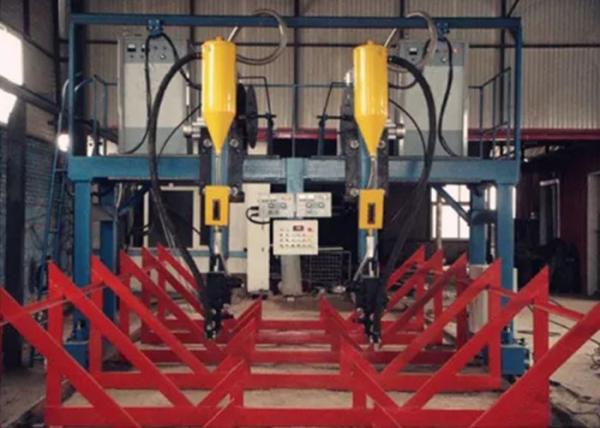Hydraulic Centering H Beam Automatic Welding Machine 1800mm Max Web Height