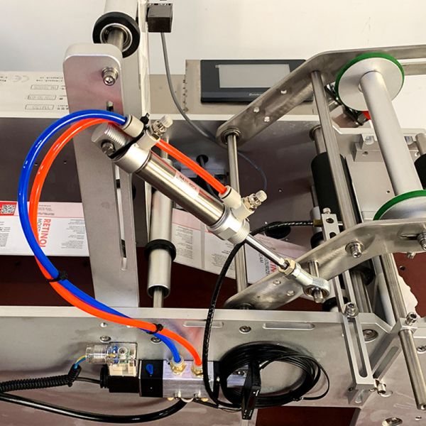 Semi Automatic Bottle Label Sticker Machine with Adjustable for Cosmetics Big and Small Bottles