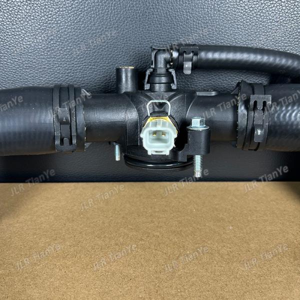 LR036058 Diesel Water Pipe Connector Outlet Pipe For Range Rove 4.4
