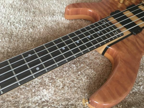 Custom bass guitar Ken smith bass 5 string Neck through body Golden hardwares Wilkson bridges original Dot inlay and act