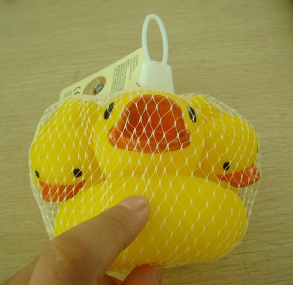 Small Baby Shower Rubber Duck Family Bath Set , Floatable Promotional Rubber Ducks 