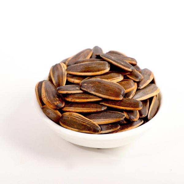 The factory in Inner Mongolia exports large grain honey vine pepper flavored sunflower seeds