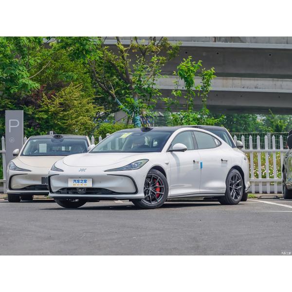 650KM-780KM Range 4WD Electric SUV Car with Auto Gear Box ZHIJI L6 Energy Vehicle