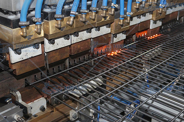 Hwashi Автоматическая проволочная машина проволочная сетка полка полки Автоматическая линия производства