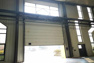 Portas seccionais industriais de aço galvanizado com motor de alta frequência
