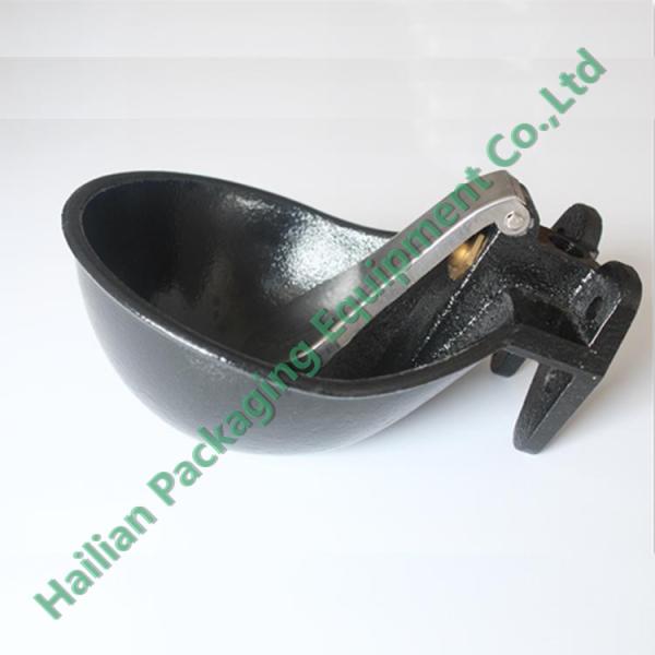 Шар коровы литого железа металла выпивая, поголовье мочит шары с томом 1.5л