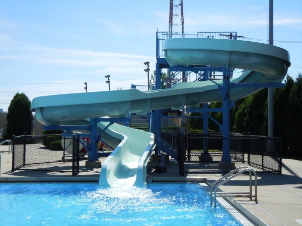 Aqua Park équipement de jeu de la ville de l'eau en plein air toboggan spirale en fibre de verre