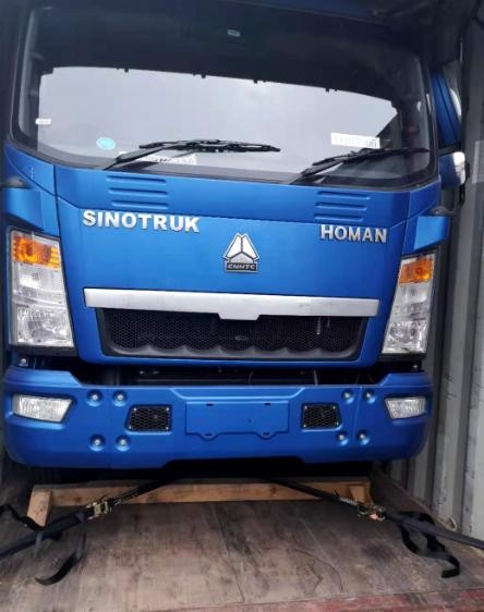China Howo Trucks For Sale 4*2 Single Axle 3.8 Meters Long Box Loading 10 Tons Eruo 2