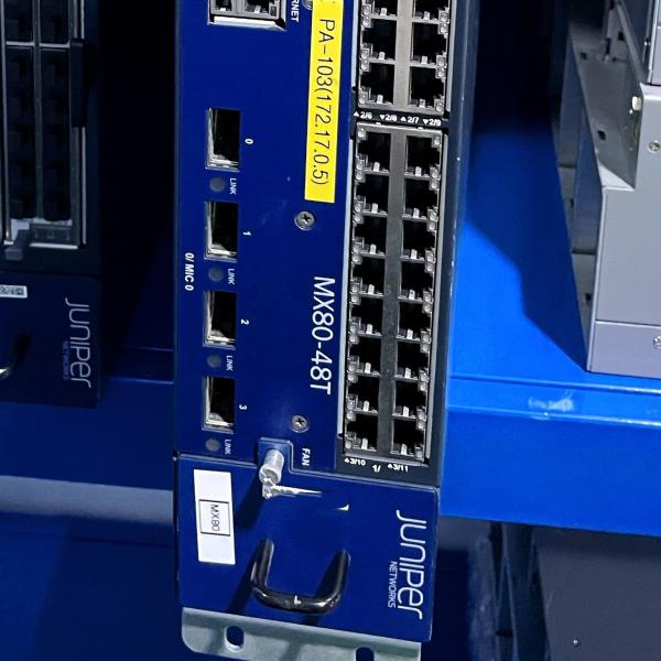 Produtos Status Usadas Redes MX80-48T Roteador de Internet Para a sua rede