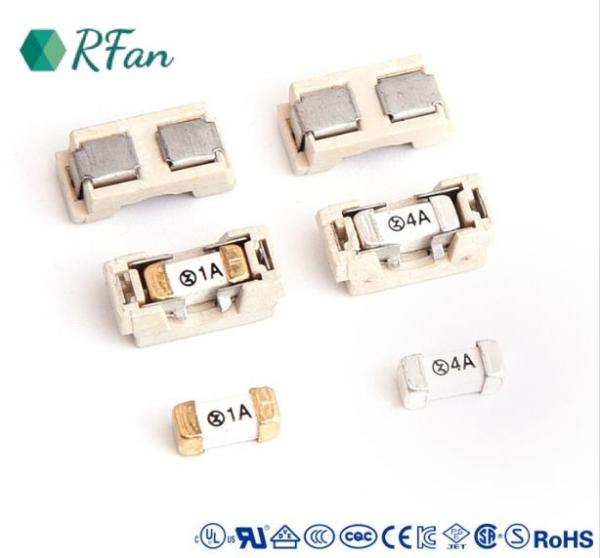 2410/1808 セラミック・パッチ SMD チップ・フューズ 急速作用 1A 125V/250V/300V