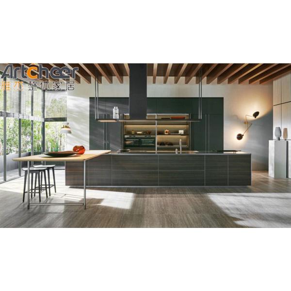 Основные настраиваемые рукоятки кухонного шкафа с черной скамейкой и слайдом ящика