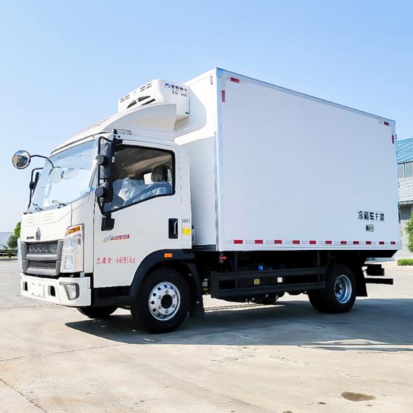 Howo 4x2 Refrigerated Truck Wide Body Automatic Transmission 4000x2100x2100 mm Box Dimensions Gross Vehicle Weight ≤5T