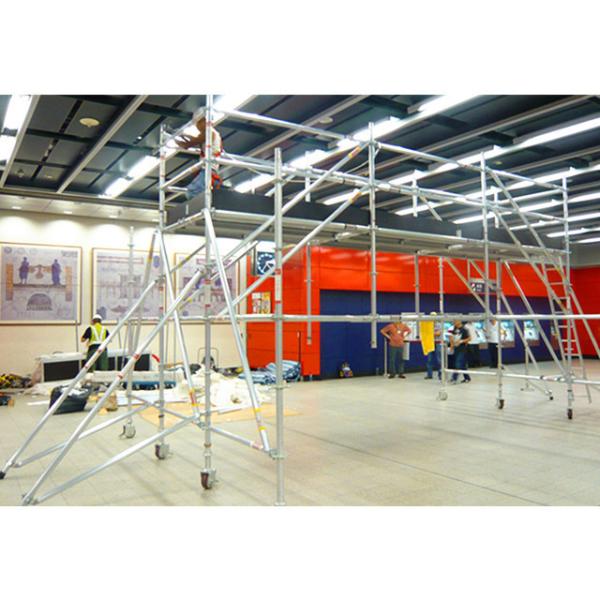 Échafaudage polyvalent et durable 200 kg/m2 pour l'entretien des gares