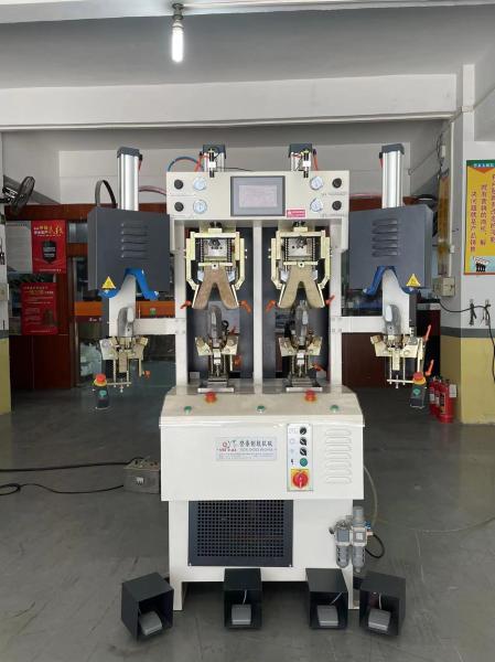 Highly Precise Cold Hot Back Part Molding Machine 680 Aircons 0.6Mpa For Shoe Manufacturing