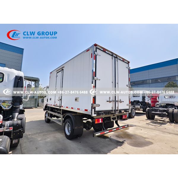 HOWO 4x4 Right-Hand Drive Refrigerated Truck with 5.4 Ton Electric Winch